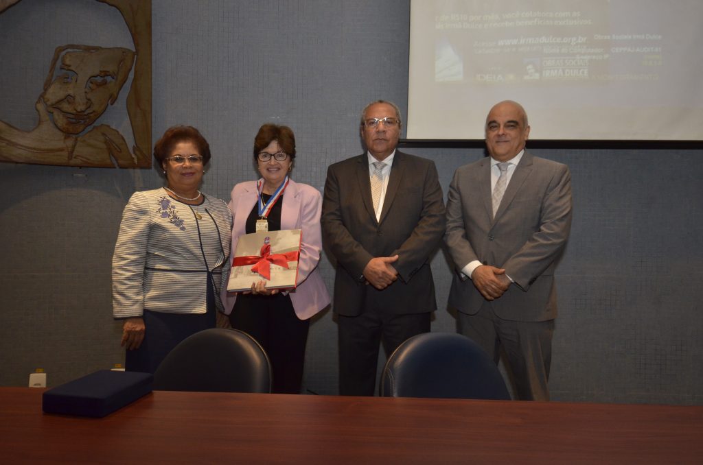 Galeria de Fotos - TJBA homenageia Obras Sociais Irmã Dulce com medalha dos 410 anos  