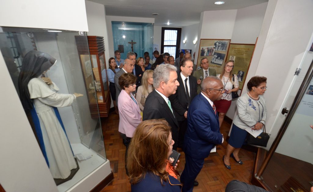 Galeria de Fotos - TJBA homenageia Obras Sociais Irmã Dulce com medalha dos 410 anos  