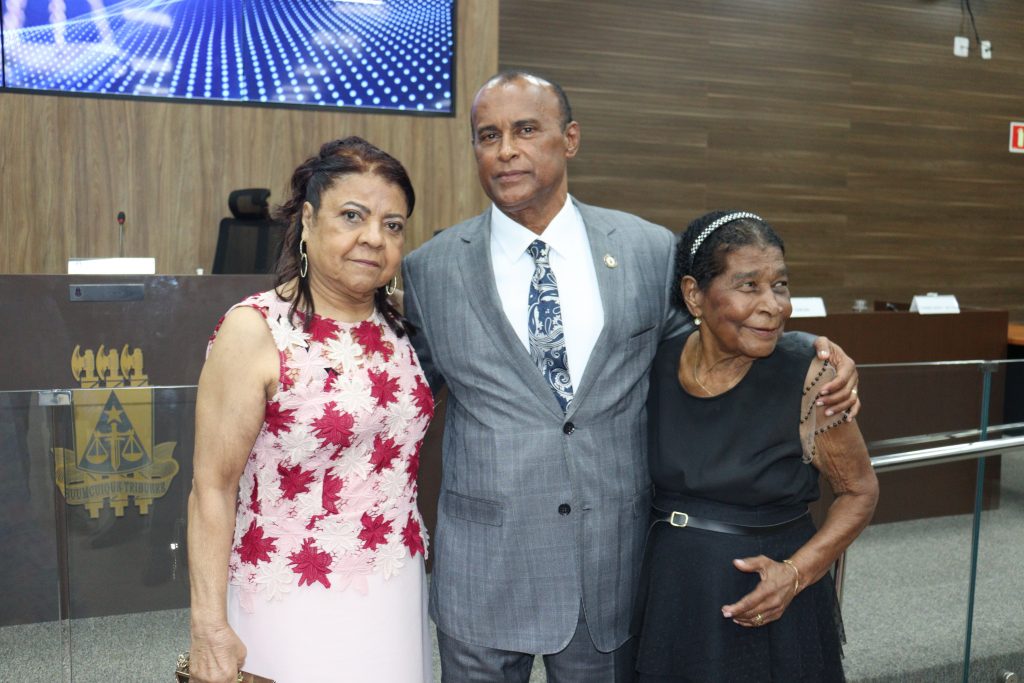 Novos Desembargadores Ricardo Dourado e Nivaldo Aquino tomam posse perante o Tribunal Pleno do TJBA   