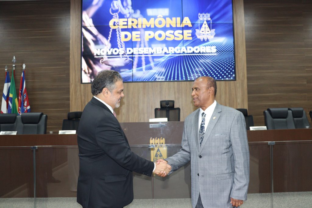 Novos Desembargadores Ricardo Dourado e Nivaldo Aquino tomam posse perante o Tribunal Pleno do TJBA   
