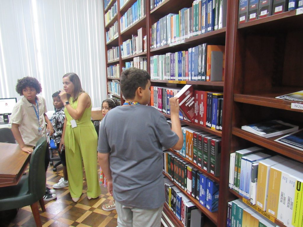 Fórum Ruy Barbosa fica mais alegre com o Projeto “Servidor por 1 Dia”   