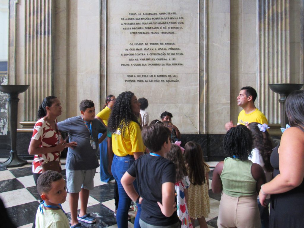 Fórum Ruy Barbosa fica mais alegre com o Projeto “Servidor por 1 Dia”   