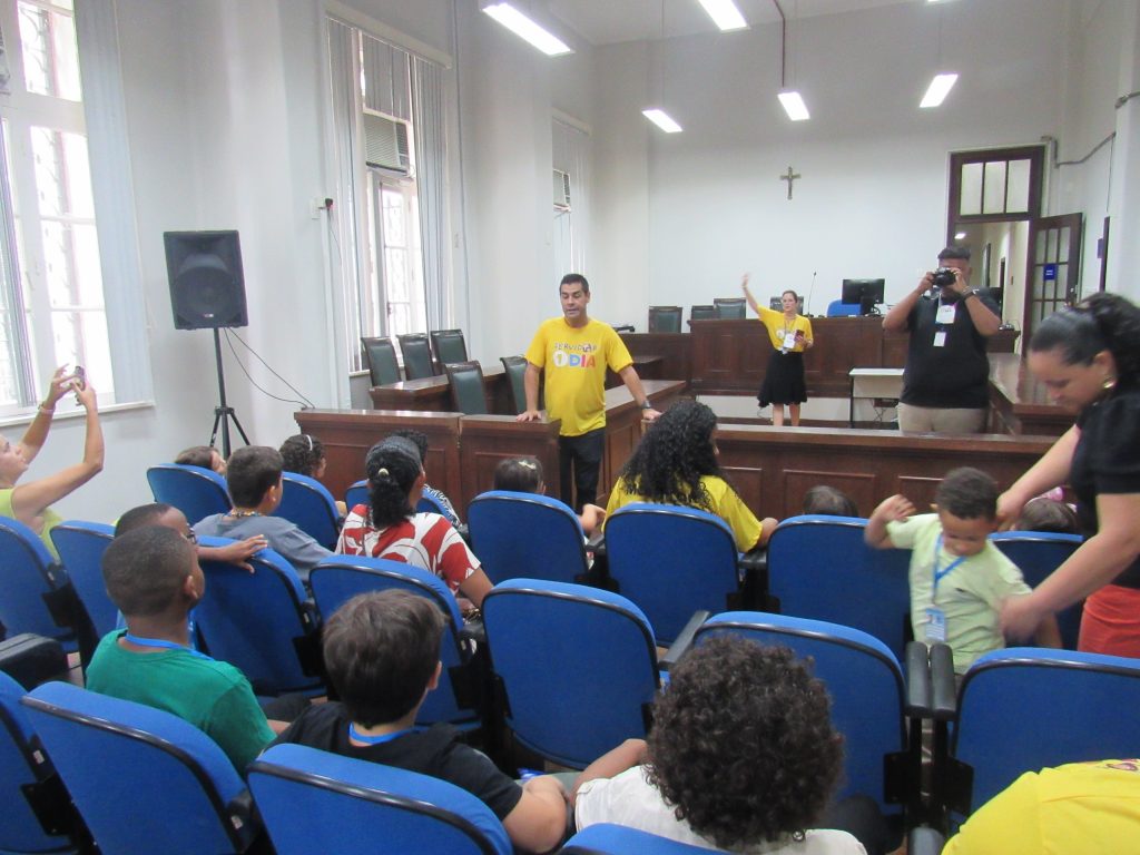 Fórum Ruy Barbosa fica mais alegre com o Projeto “Servidor por 1 Dia”   