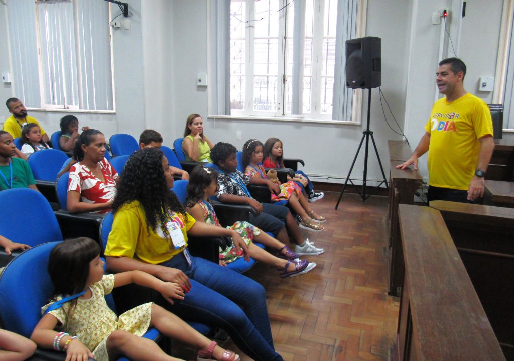 Fórum Ruy Barbosa fica mais alegre com o Projeto “Servidor por 1 Dia”   