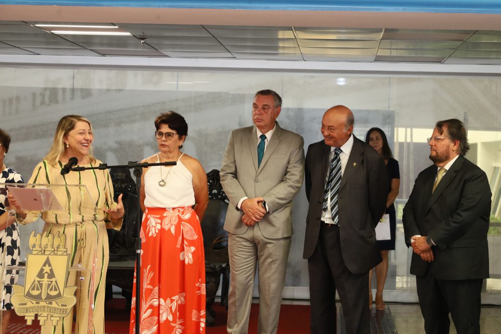 Exposição fotográfica comemora os 25 anos do edifício-sede do TJBA; interessados podem visitar até o dia 31/01  