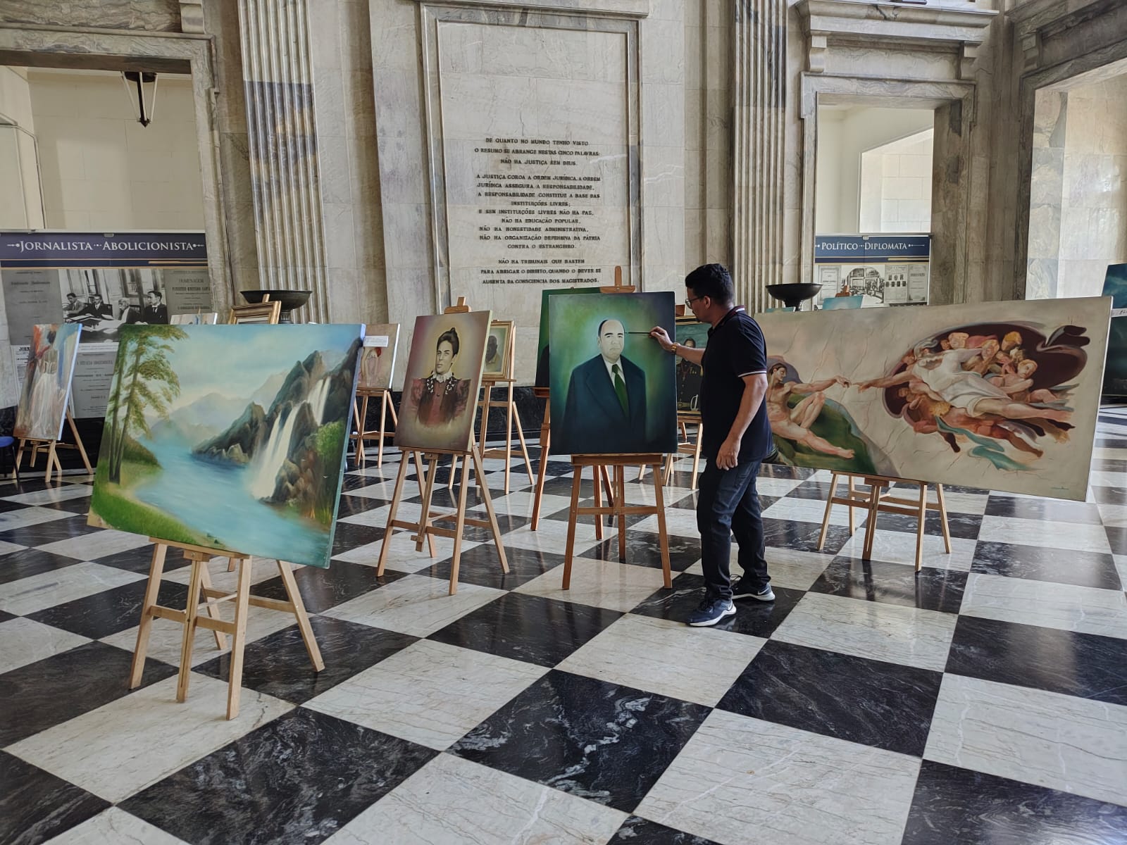 Artista Plástico Dimas Gomes expõe no Fórum Ruy Barbosa   