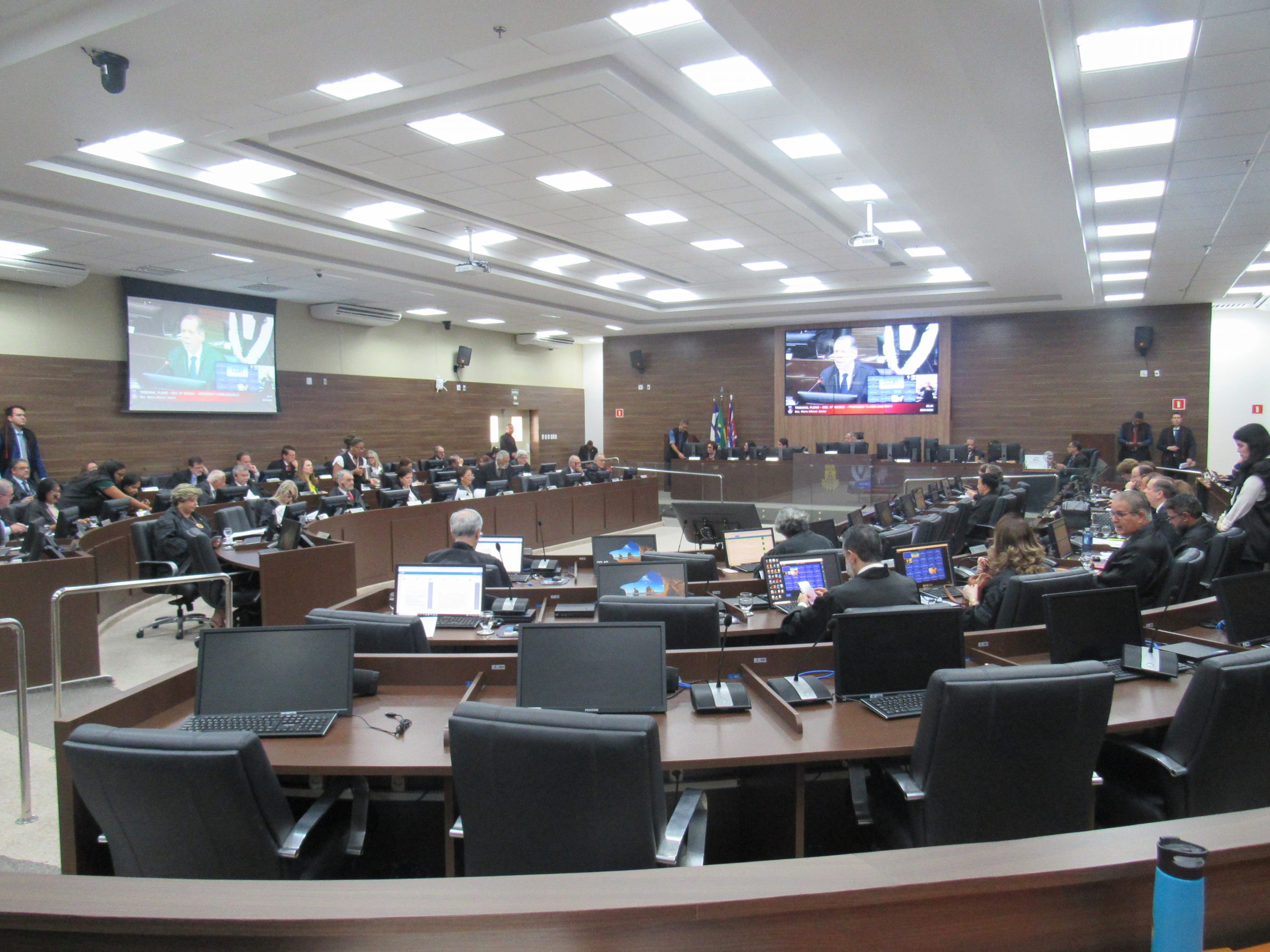 Tribunal Pleno aprova moção de pesar pelo falecimento do Juiz Maurício Brasil    