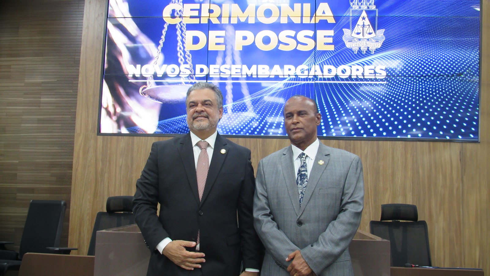 Novos Desembargadores Ricardo Dourado e Nivaldo Aquino tomam posse perante o Tribunal Pleno do TJBA   