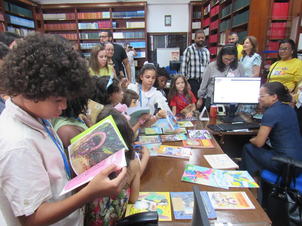 Fórum Ruy Barbosa fica mais alegre com o Projeto “Servidor por 1 Dia”   