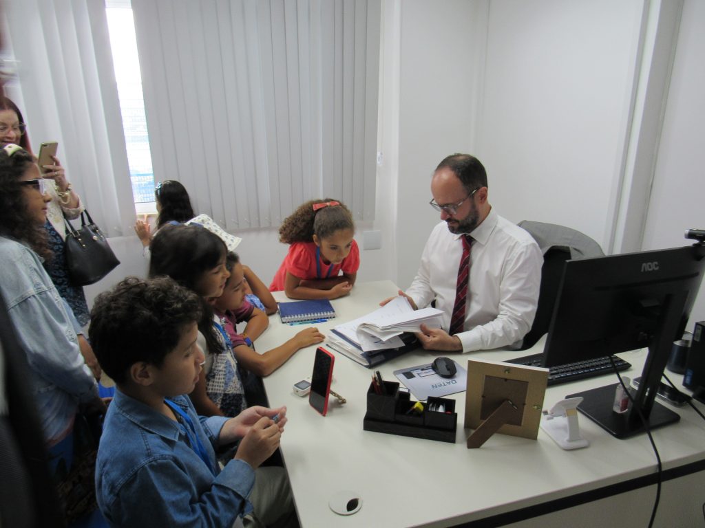 Projeto “Servidor Por 1 Dia” encanta o Fórum do Imbuí, em Salvador