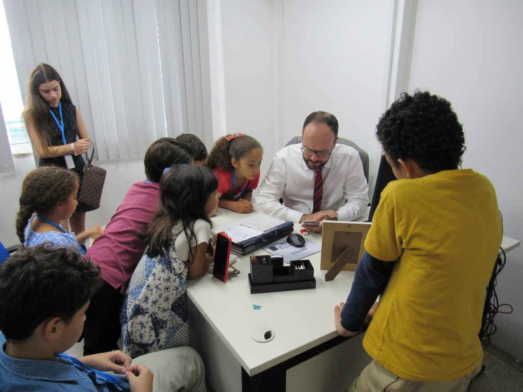 Projeto “Servidor Por 1 Dia” encanta o Fórum do Imbuí, em Salvador