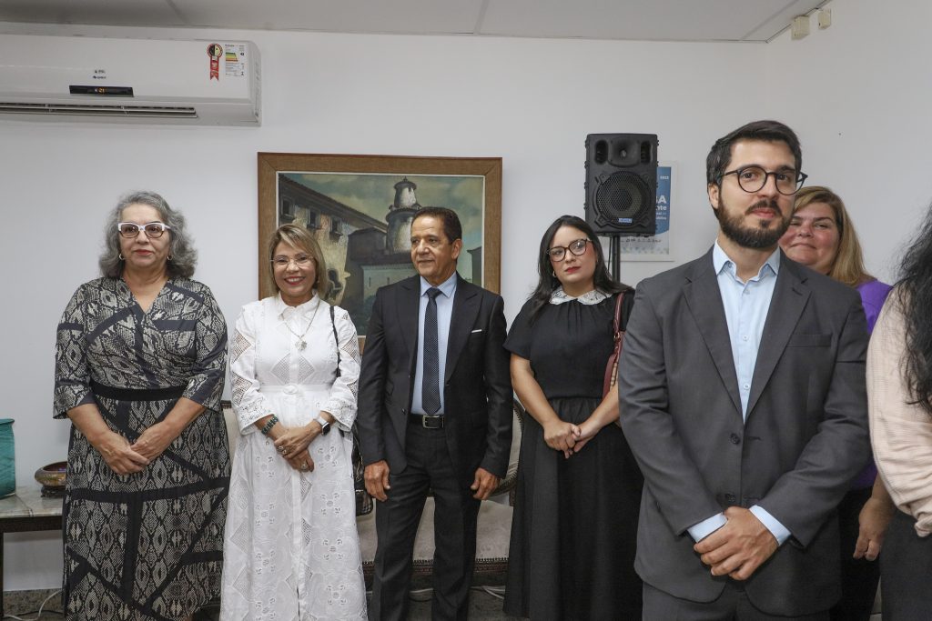 Presidente do TJBA e Desembargadores recebem Medalha do Mérito da Casa Militar do Governador    