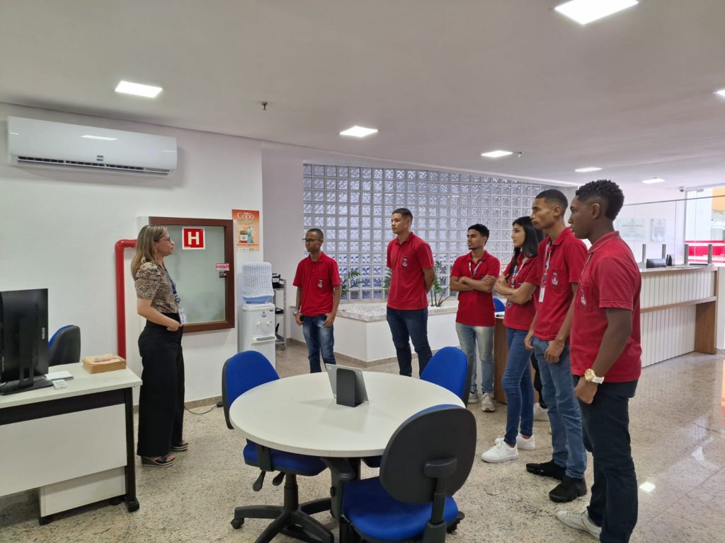 Turma de novos estagiários do TJBA participa do Projeto “Conhecendo o Judiciário”    