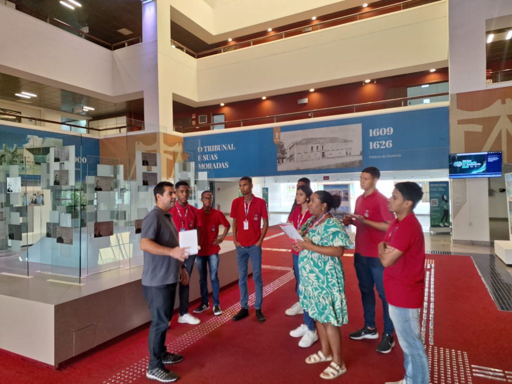 Turma de novos estagiários do TJBA participa do Projeto “Conhecendo o Judiciário”    
