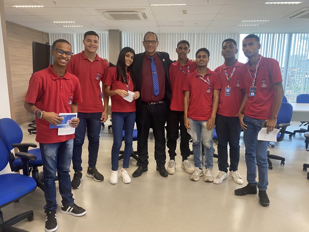 Turma de novos estagiários do TJBA participa do Projeto “Conhecendo o Judiciário”    