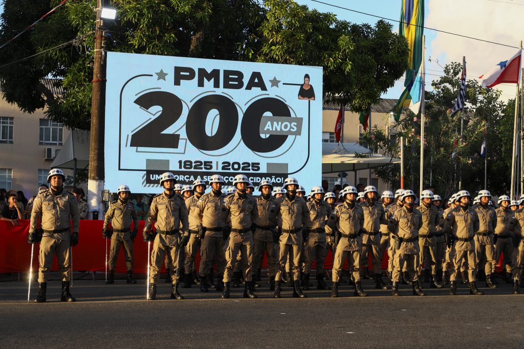 Doze Desembargadores são agraciados com a Medalha comemorativa dos 200 anos da Polícia Militar da Bahia    
