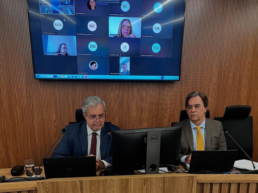 Desembargador Geder Gomes palestra sobre fechamento do Hospital de Custódia no Ministério Público  