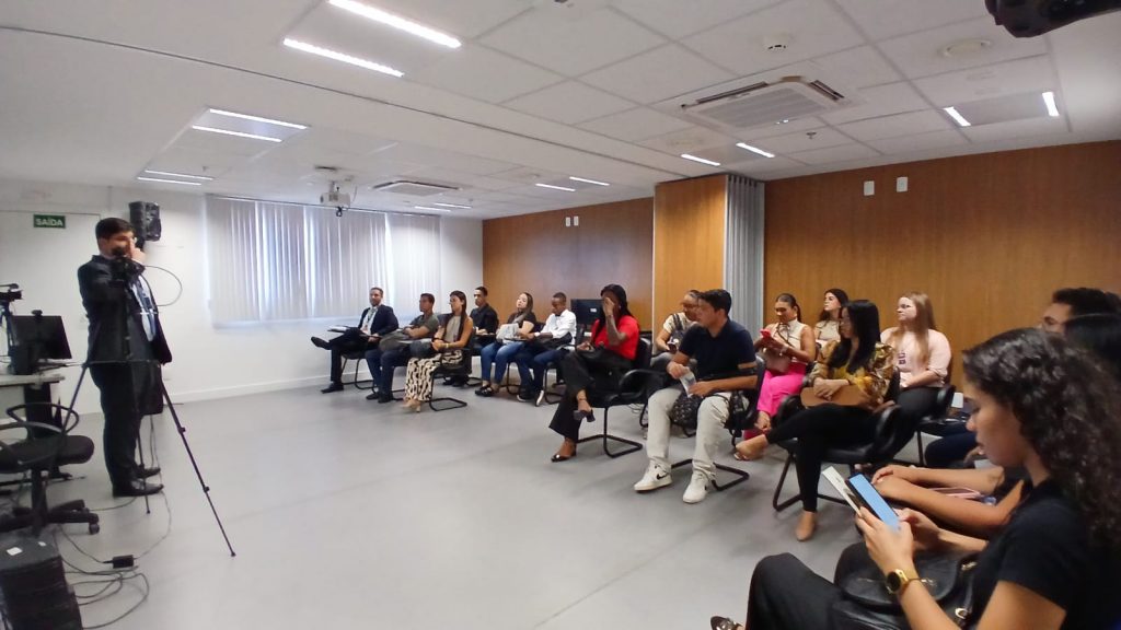 Projeto Conhecendo o Judiciário recebe estudantes da Unime Anhanguera, Salvador
