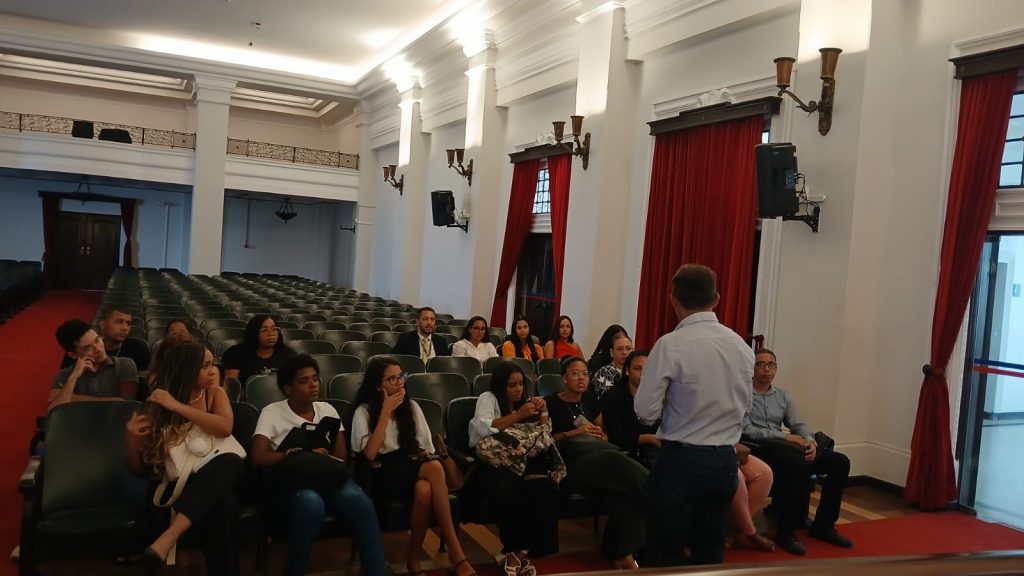 Projeto Conhecendo o Judiciário recebe estudantes da Unime Anhanguera, Salvador