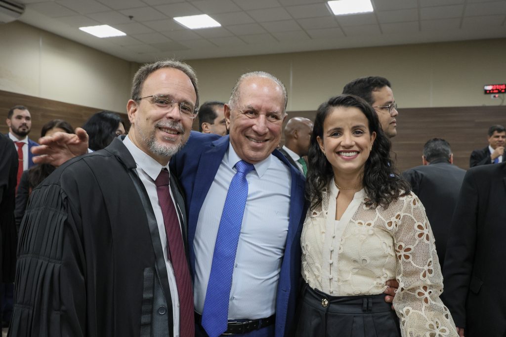 Tribunal Pleno elege o Juiz Alberto Raimundo ao cargo de Desembargador; a posse acontece na quinta-feira (20)