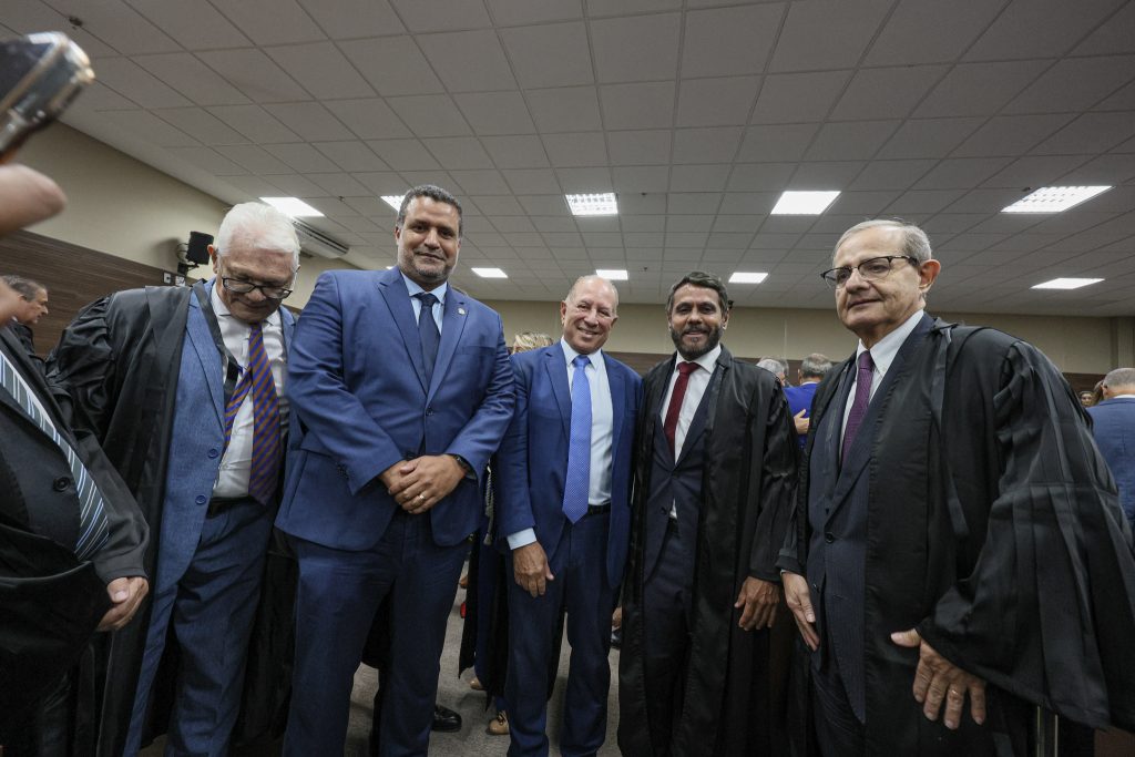 Tribunal Pleno elege o Juiz Alberto Raimundo ao cargo de Desembargador; a posse acontece na quinta-feira (20)
