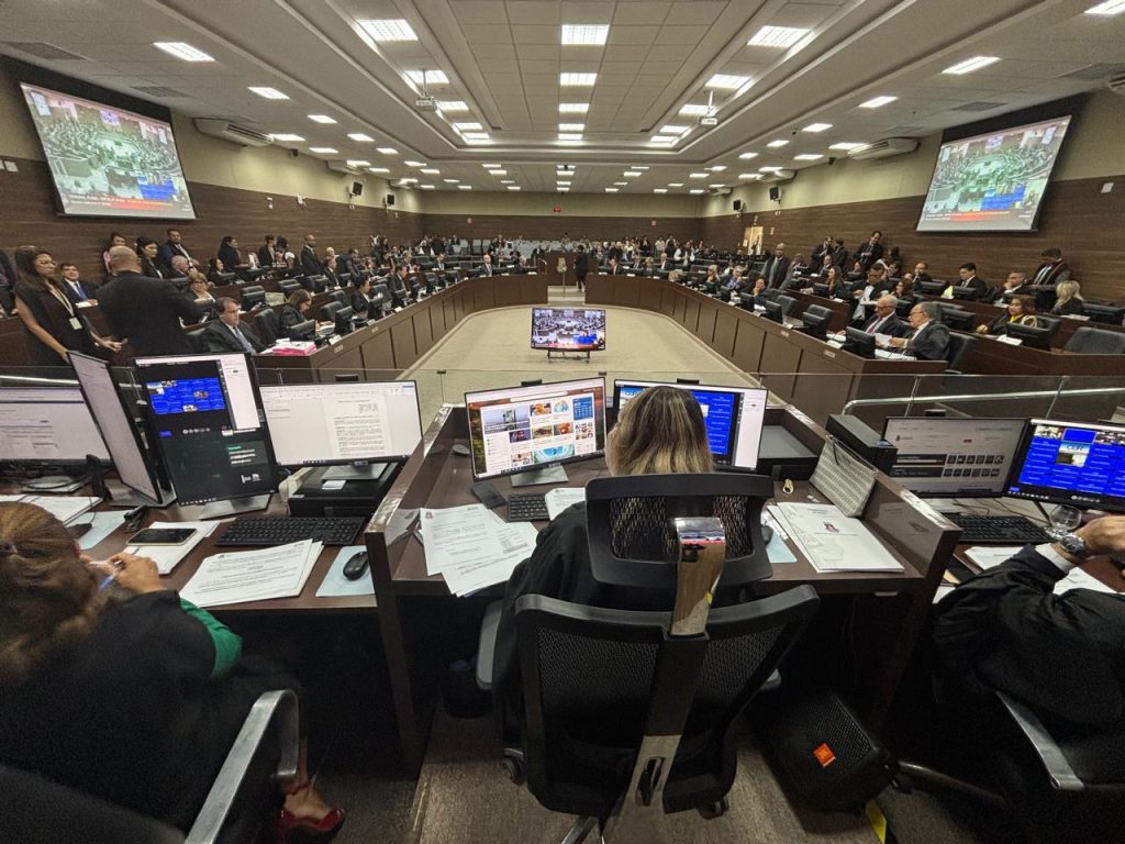 Tribunal Pleno elege o Juiz Alberto Raimundo ao cargo de Desembargador; a posse acontece na quinta-feira (20)