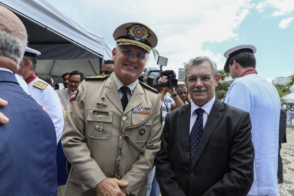 TJBA marca presença na Passagem de Comando do 2º Distrito Naval   