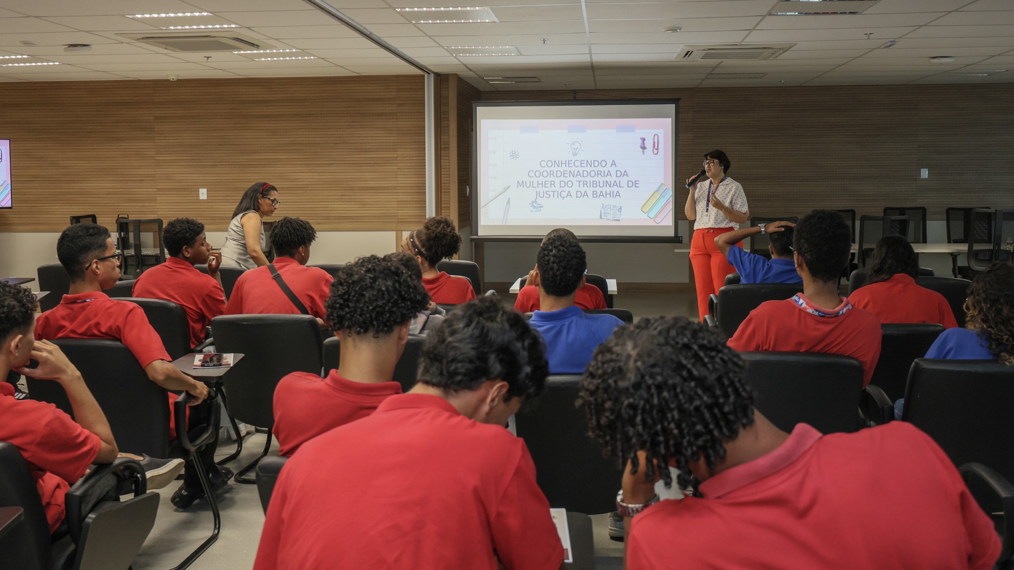 10º Encontro do Projeto Ampare do TJBA discute Relações Saudáveis e Combate à Violência Doméstica    