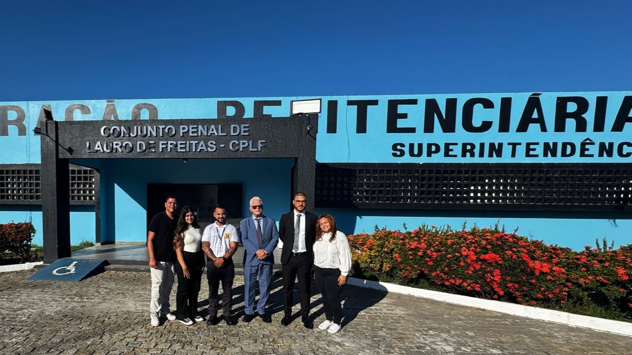 Desembargador do TJBA faz visita ao Conjunto Penal de Lauro de Freitas   