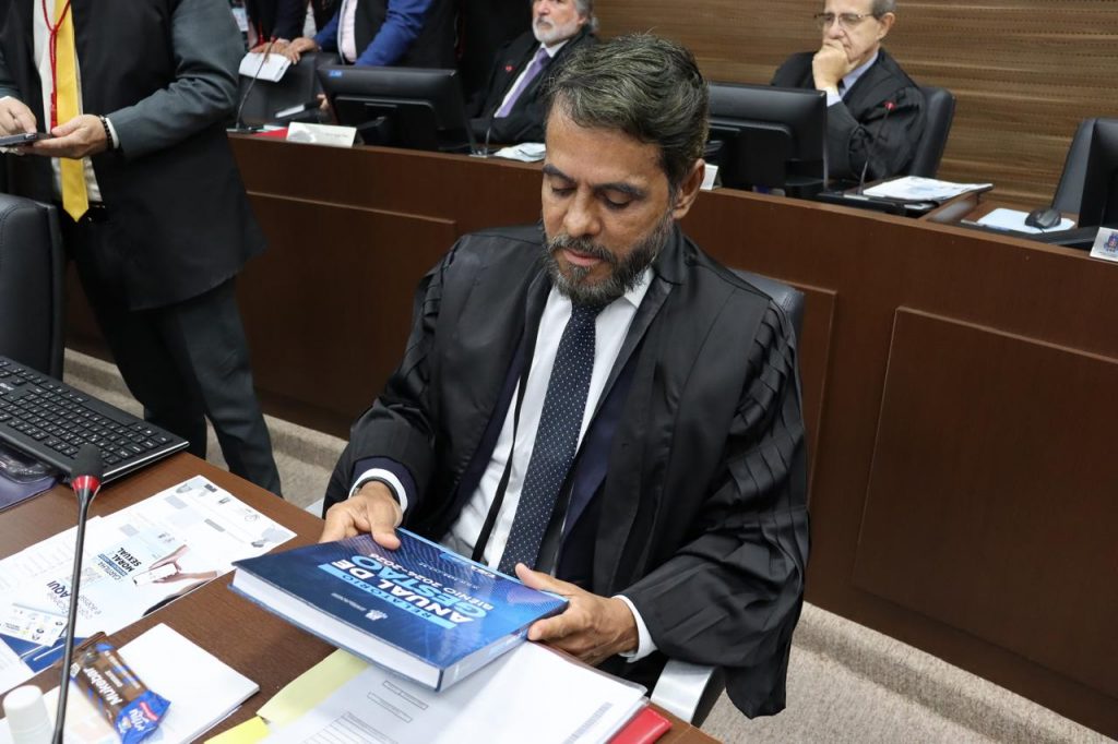 Tribunal Pleno aprova Regimento Interno de Prevenção e Enfrentamento ao Assédio; Relatório do 1º Ano de Gestão da Presidência é apresentado   