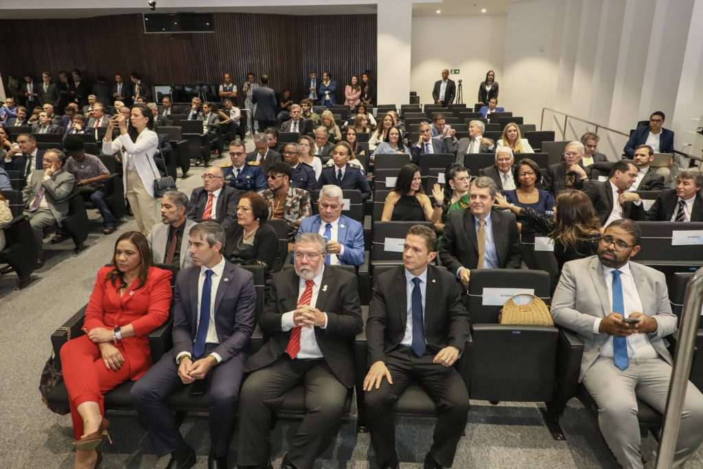 Desembargador do TJBA Abelardo da Matta toma posse para novo mandato como Presidente do TRE-BA    