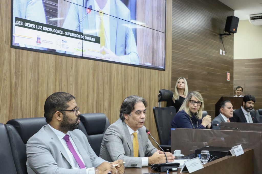 Conasup realiza reunião na Bahia; Desembargador Geder Gomes assume a presidência do Colégio     