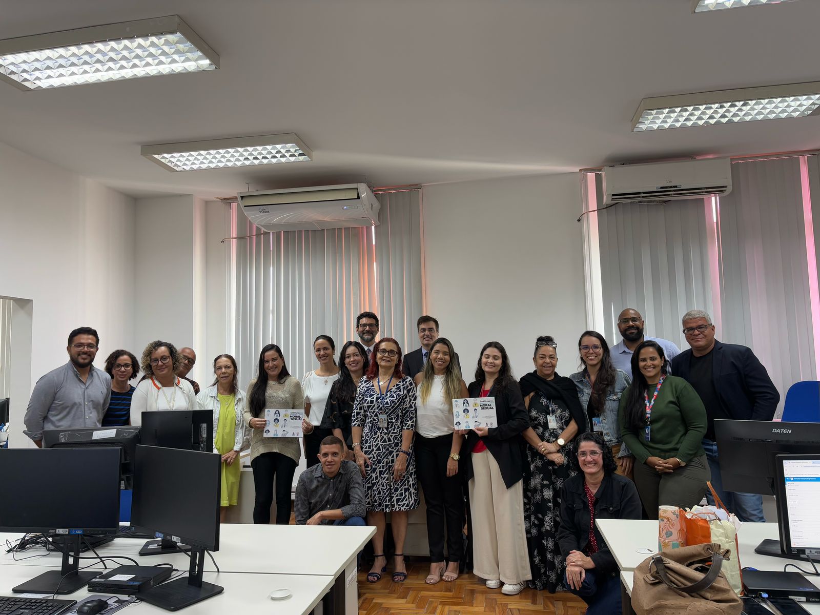 Comissão de Prevenção e Enfrentamento ao Assédio e a Outras Formas de Discriminação realiza visita técnica ao 1º Cartório Integrado de Fazenda Pública  