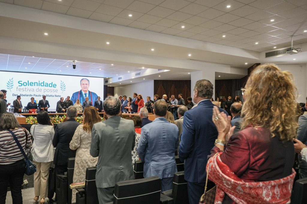 Desembargador do TJBA Abelardo da Matta toma posse para novo mandato como Presidente do TRE-BA    