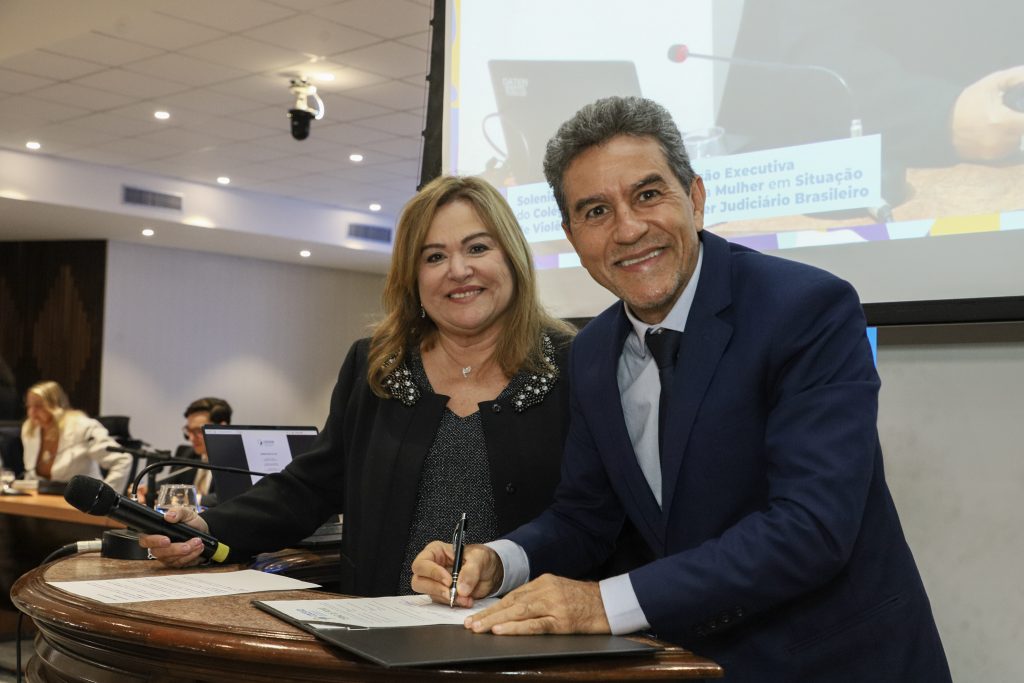 Desembargadora Nágila Brito toma posse como Presidente do Cocevid   