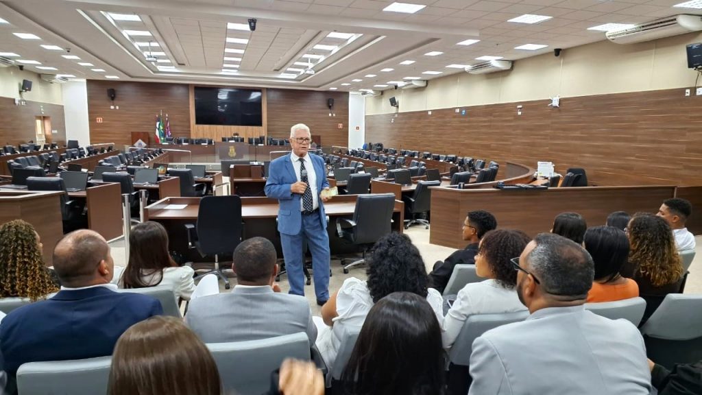 Projeto Conhecendo o Judiciário recebe mais de 270 alunos no mês de março   