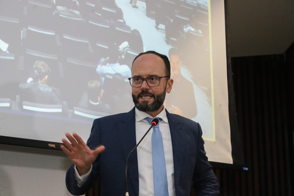 Presidente em exercício do TJBA abre o Seminário Perspectivas Jurídicas sobre Relações Comerciais, com presença do Vice-Presidente do STJ: “debate jurídico de alto nível”   