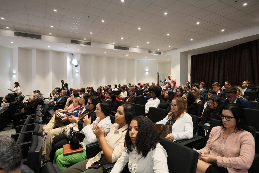 Presidente em exercício do TJBA abre o Seminário Perspectivas Jurídicas sobre Relações Comerciais, com presença do Vice-Presidente do STJ: “debate jurídico de alto nível”   