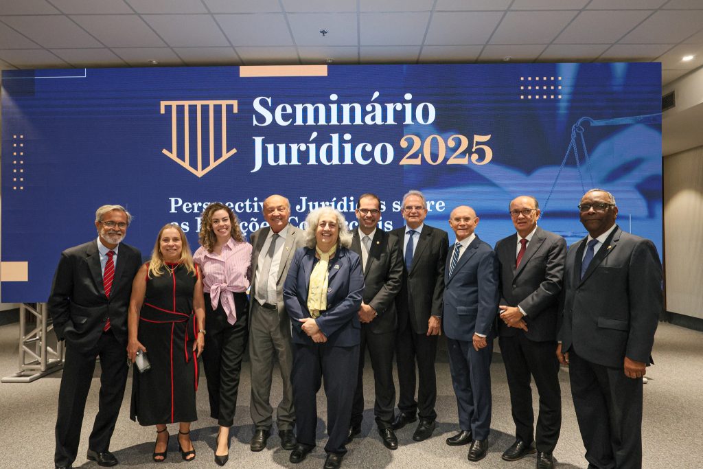 Presidente em exercício do TJBA abre o Seminário Perspectivas Jurídicas sobre Relações Comerciais, com presença do Vice-Presidente do STJ: “debate jurídico de alto nível”   