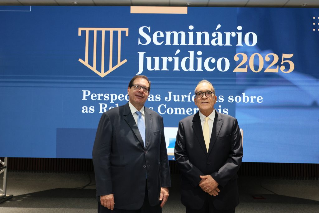 Presidente em exercício do TJBA abre o Seminário Perspectivas Jurídicas sobre Relações Comerciais, com presença do Vice-Presidente do STJ: “debate jurídico de alto nível”   