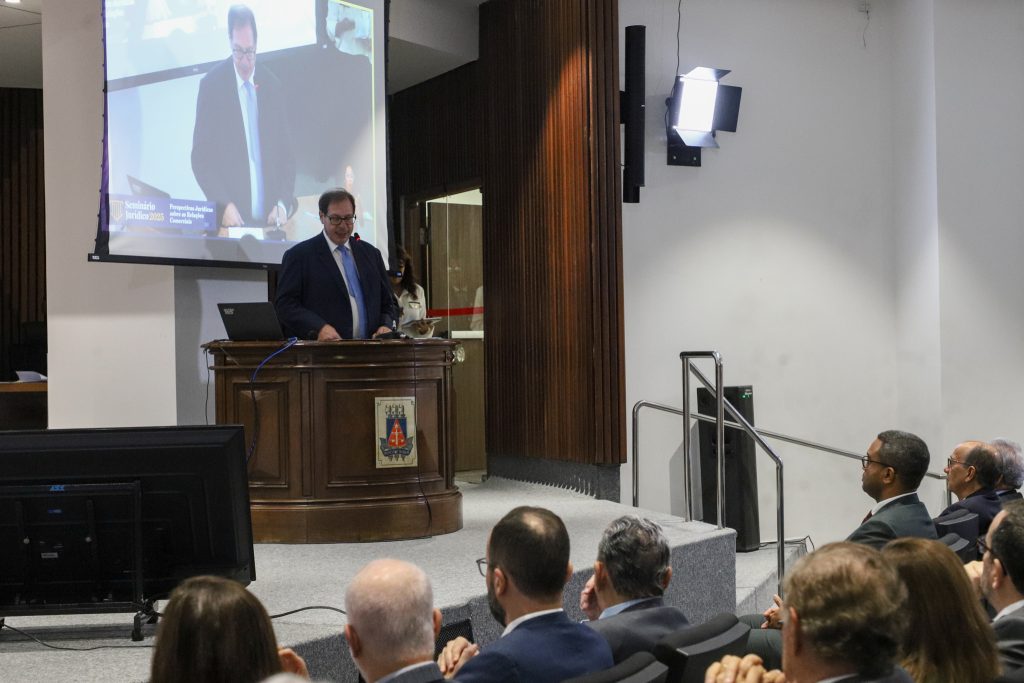 Presidente em exercício do TJBA abre o Seminário Perspectivas Jurídicas sobre Relações Comerciais, com presença do Vice-Presidente do STJ: “debate jurídico de alto nível”   