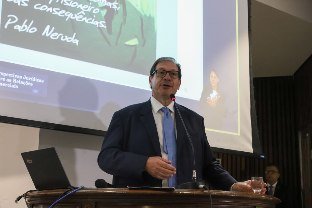 Presidente em exercício do TJBA abre o Seminário Perspectivas Jurídicas sobre Relações Comerciais, com presença do Vice-Presidente do STJ: “debate jurídico de alto nível”   