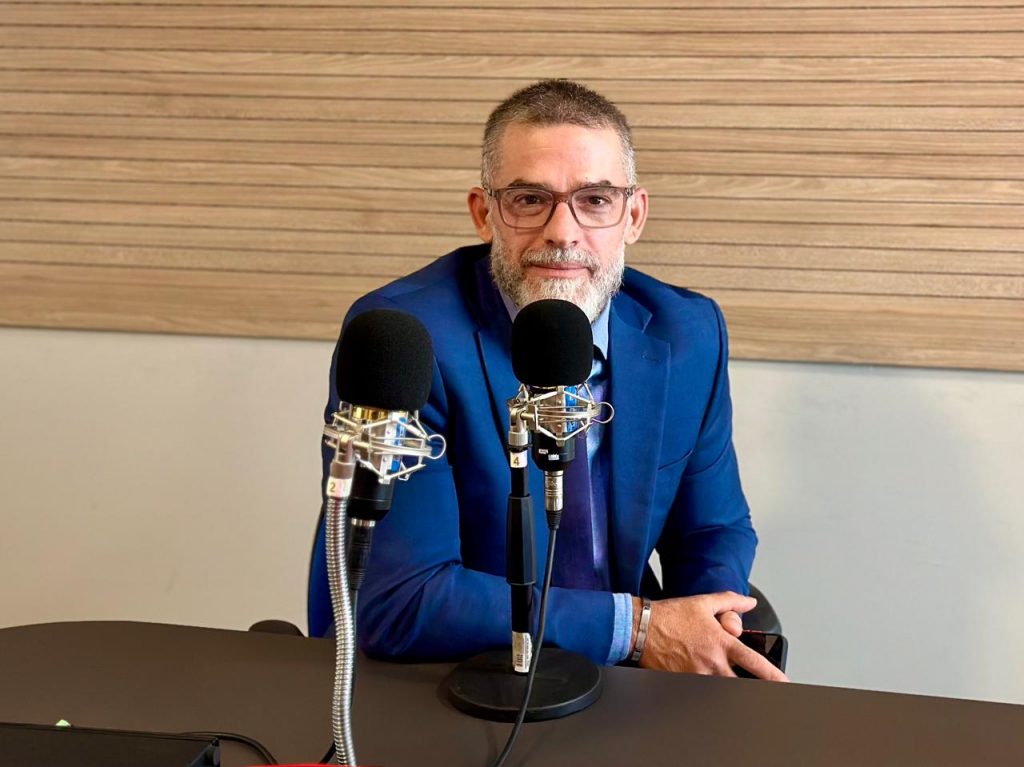 Rádio Web TJBA: Juiz Érico Vieira compartilha trajetória na magistratura no podcast Conhecendo o Judiciário   