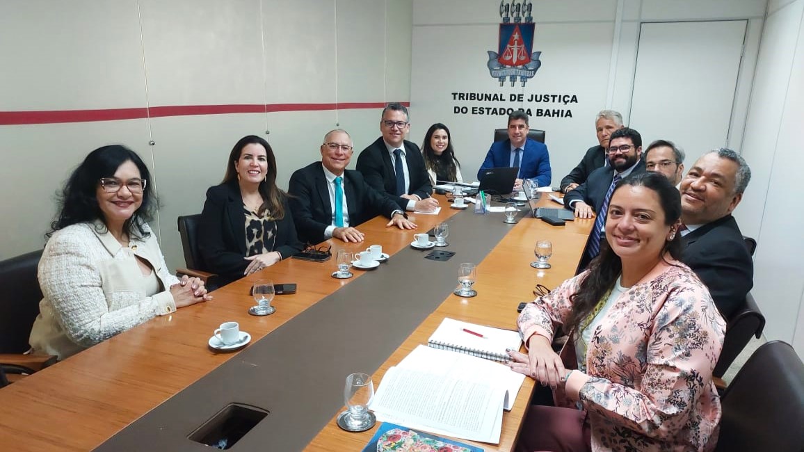Comissão de Concurso Público para provimento das unidades dos serviços extrajudiciais discute minuta do edital  
