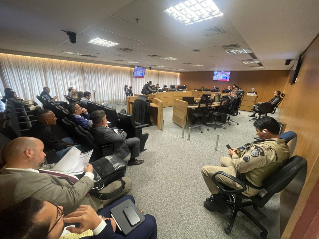 Desembargador Geder Gomes toma posse como Presidente da 1ª turma da 2ª Câmara Criminal e conduz sua primeira sessão nesta quinta-feira (5)    