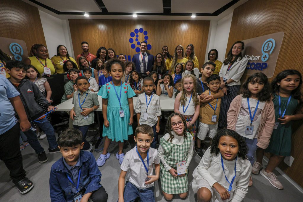 TJBA recebe pequenos(as) servidores(as) para mais uma edição do “Servidor por 1 Dia”, no seu edifício-sede, em Salvador    