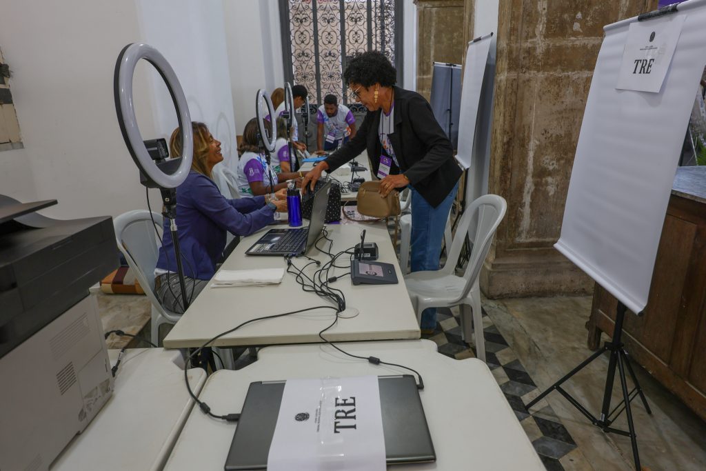 Primeiro dia do Mutirão PopRuaJud Bahia realiza mais de 800 atendimentos voltados à população em situação de rua   