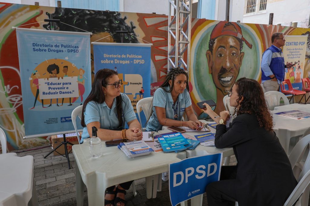 Primeiro dia do Mutirão PopRuaJud Bahia realiza mais de 800 atendimentos voltados à população em situação de rua   