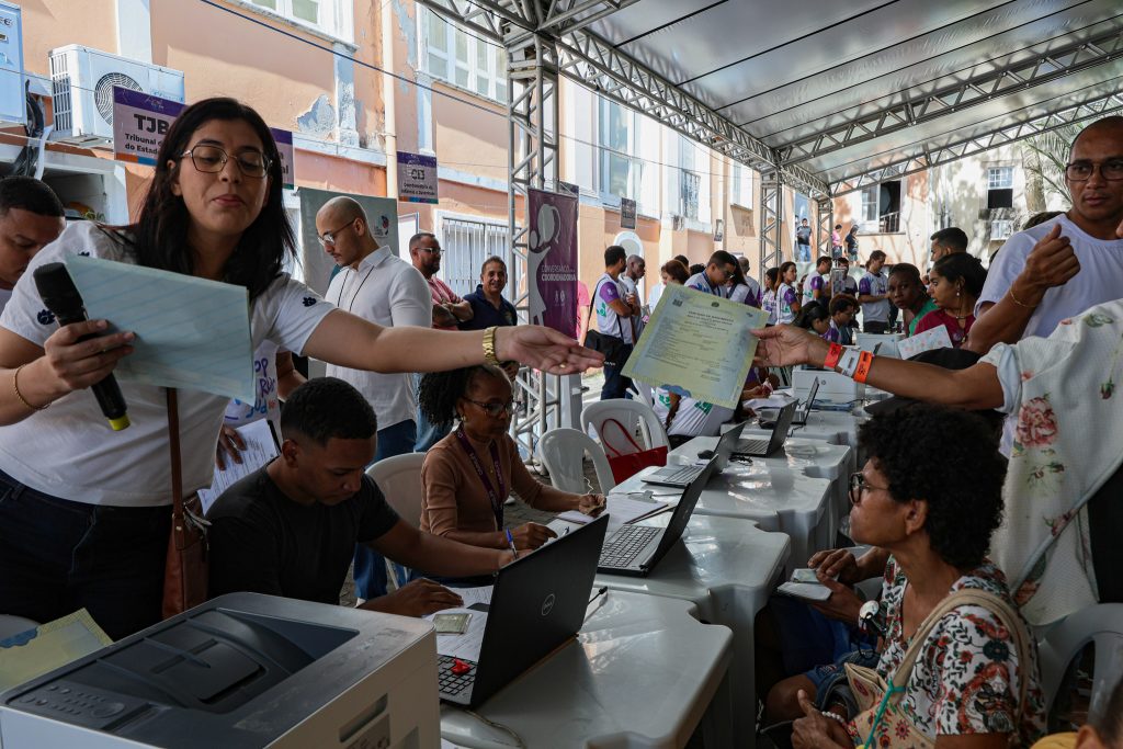 Primeiro dia do Mutirão PopRuaJud Bahia realiza mais de 800 atendimentos voltados à população em situação de rua   