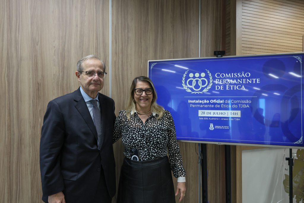Presidente Cynthia Resende instala a Comissão Permanente de Ética do TJBA; cerimônia contou com lançamentos da Cartilha e do Canal de denúncia     
